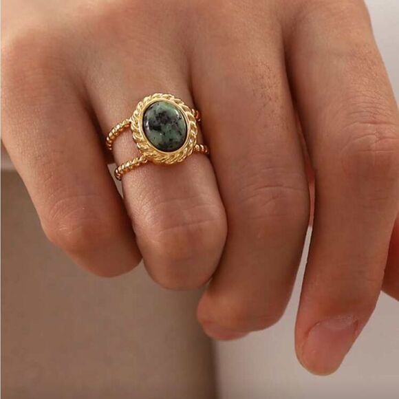 Anthropologie Jewelry - Gold and Black Stone Ring Q606
